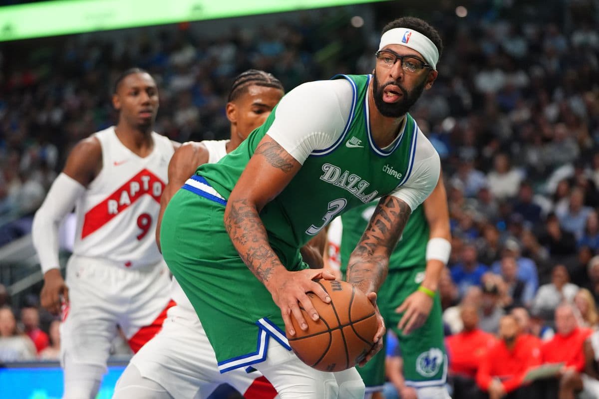 Dallas Mavericks zvažujú výmenu Anthonyho Davisa pred uzávierkou prestupov