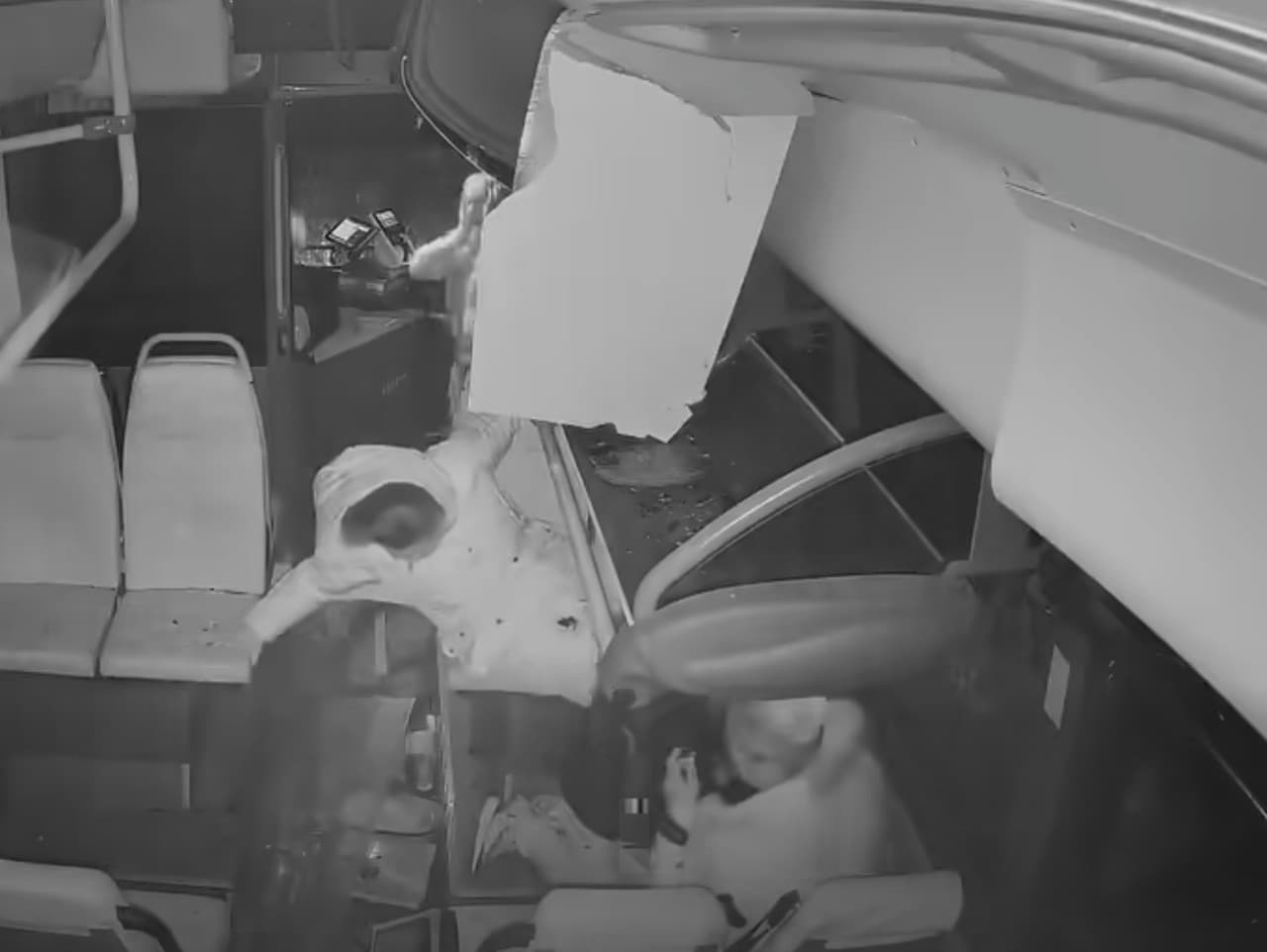 Mrazivá nehoda autobusu na východe Slovenska: Zranenia, ale aj šťastie