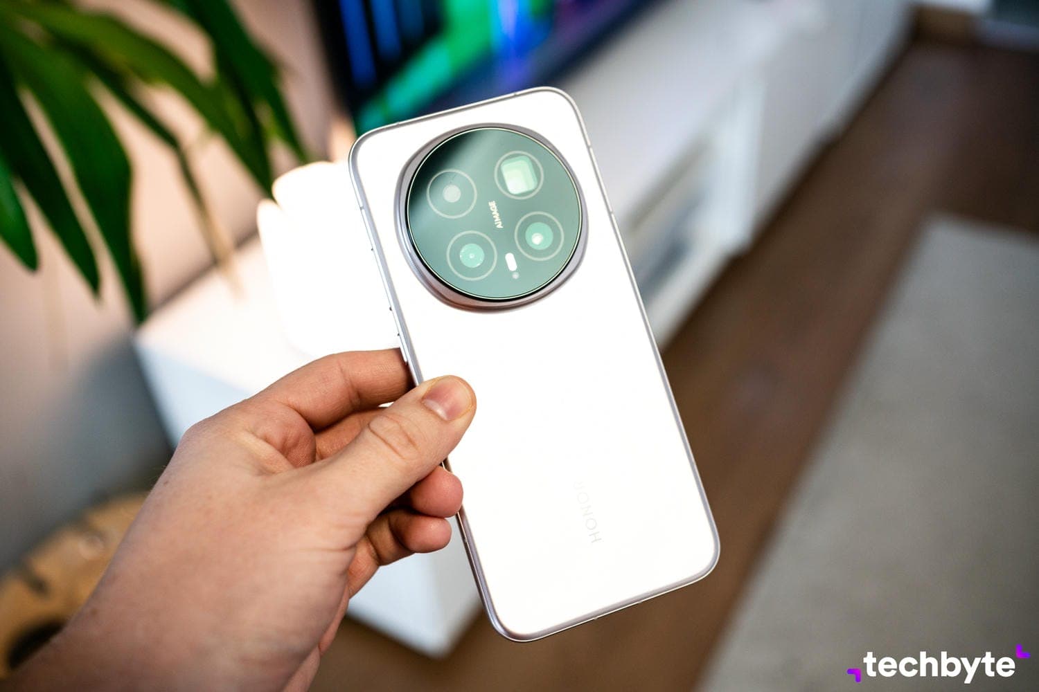 Honor chystá revolučný smartfón s 13 080 mAh batériou