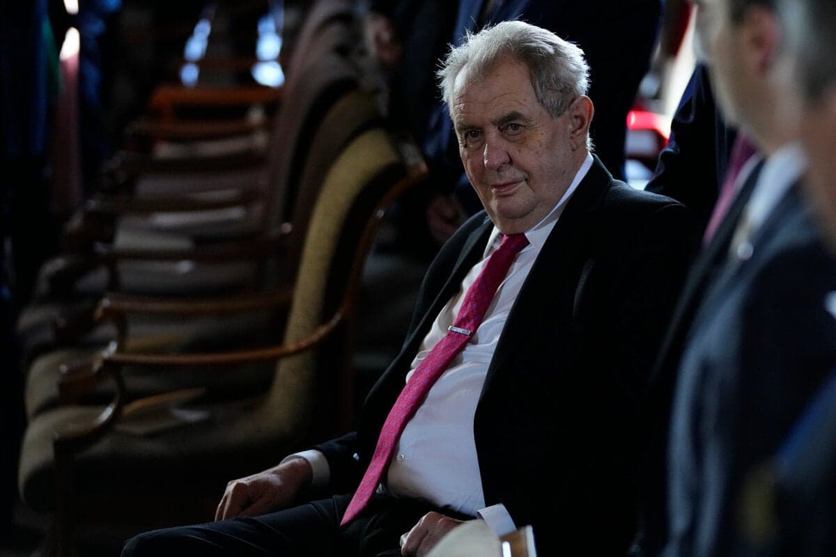 Miloš Zeman podstúpil operáciu, jeho stav je stabilizovaný