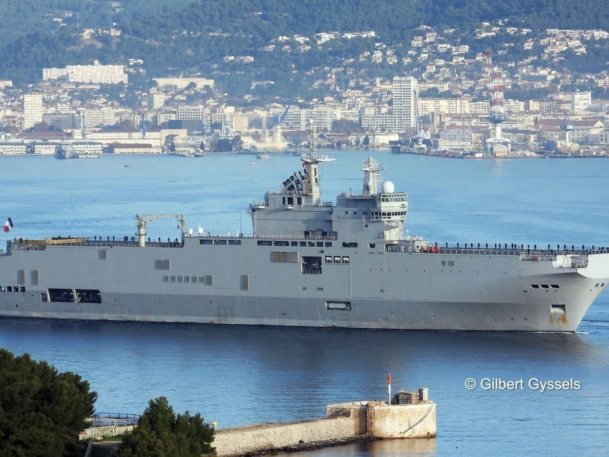 Francúzska armáda posilňuje prítomnosť v Stredozemnom mori