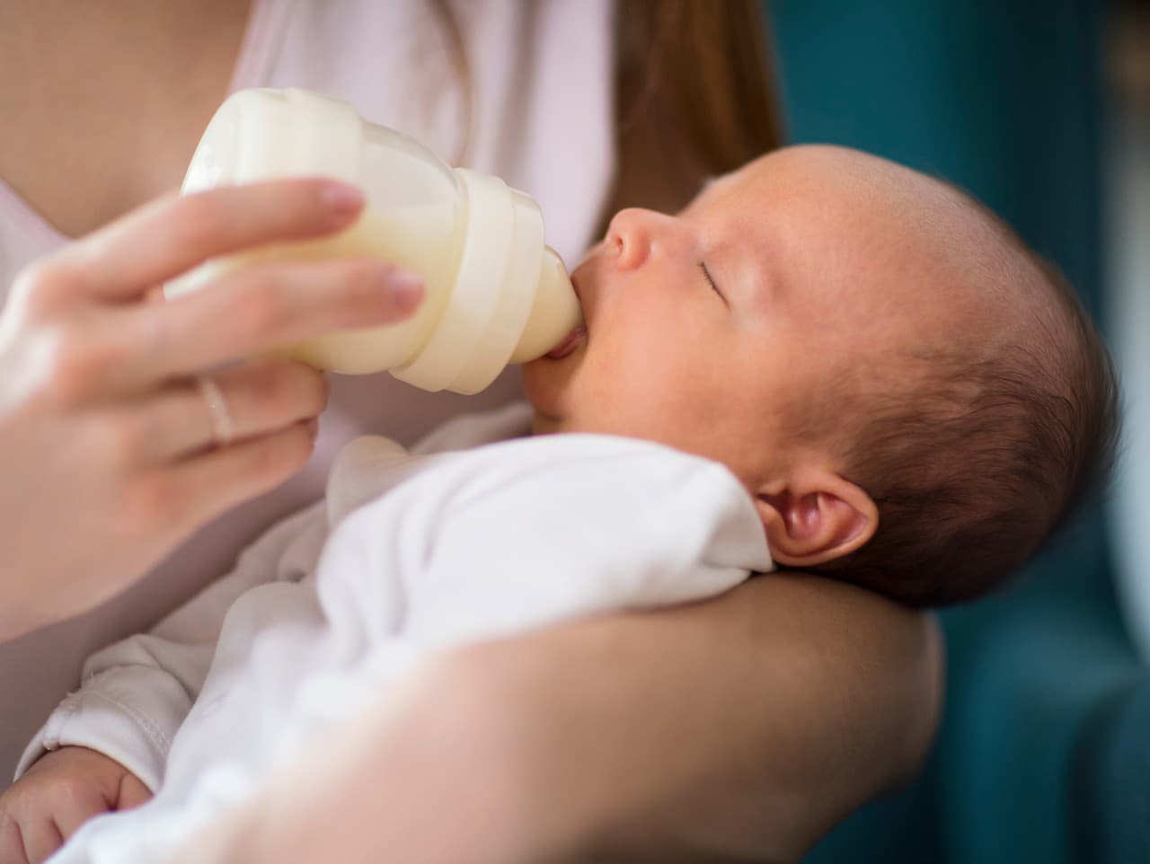 Tragédia vo Francúzsku: Dojčatá umreli po požití kontaminovaného mlieka