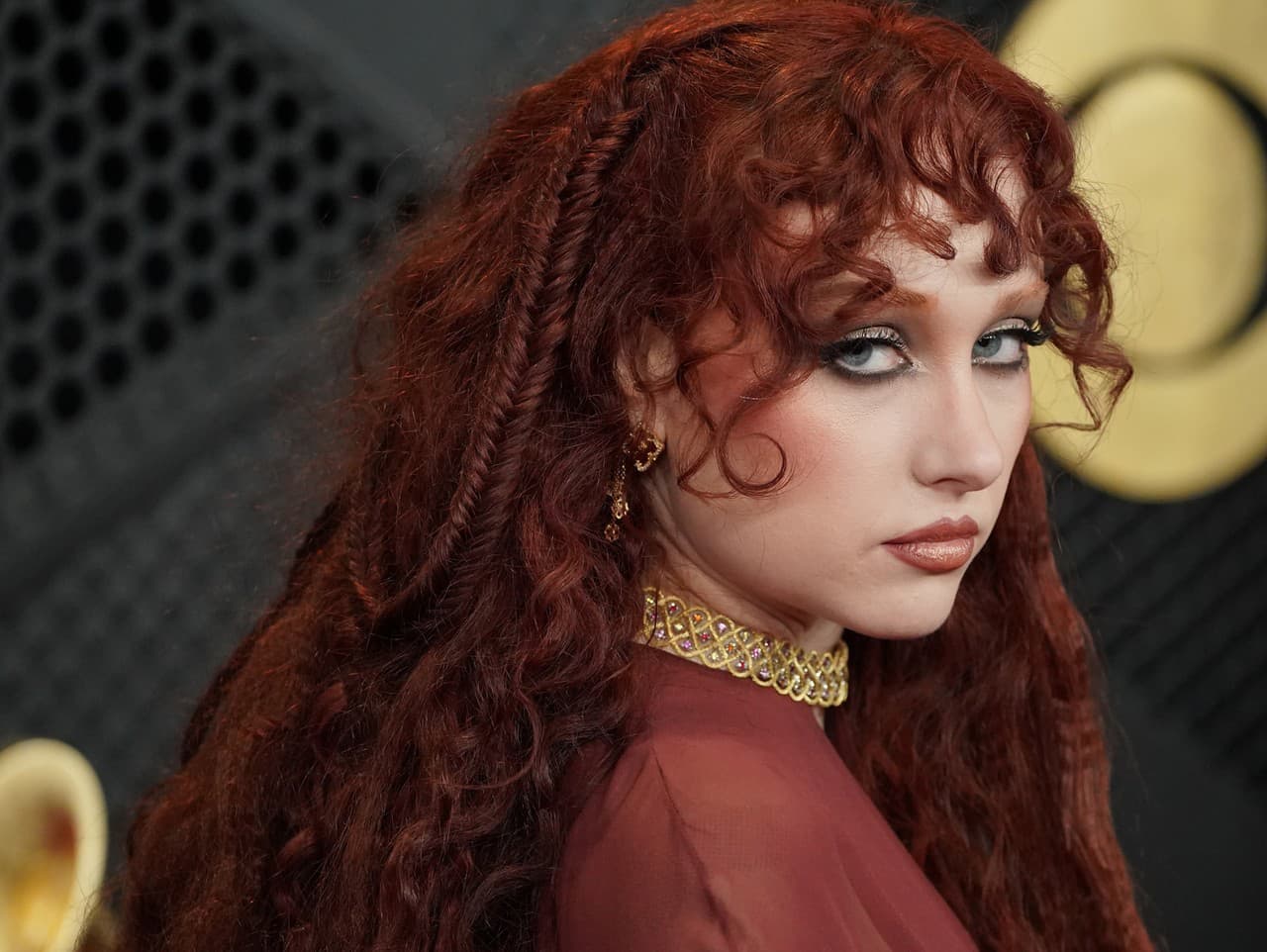 Chappell Roan šokovala extravagantnými outfitmi na Fashion Weeku v Paríži