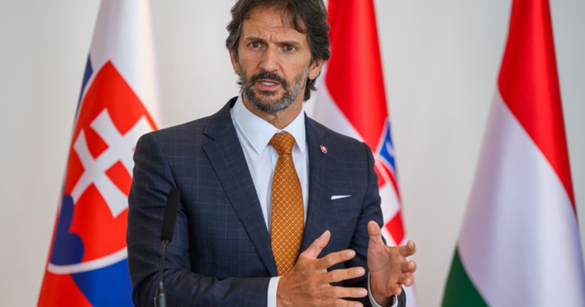 Erik Tomáš vedie v dôveryhodnosti vlády, Huliak sa ocitol na dne