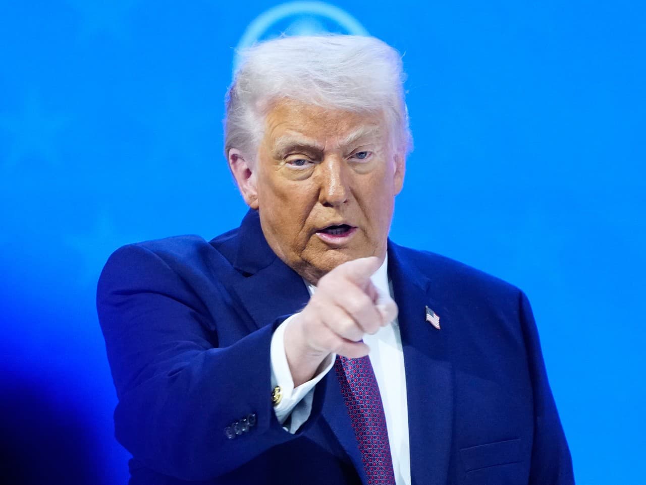 Trump žaluje New York Times za skreslený prieskum verejnej mienky