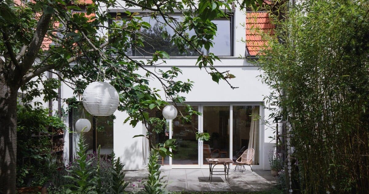 Moderná premena domu z 50. rokov v Prahe