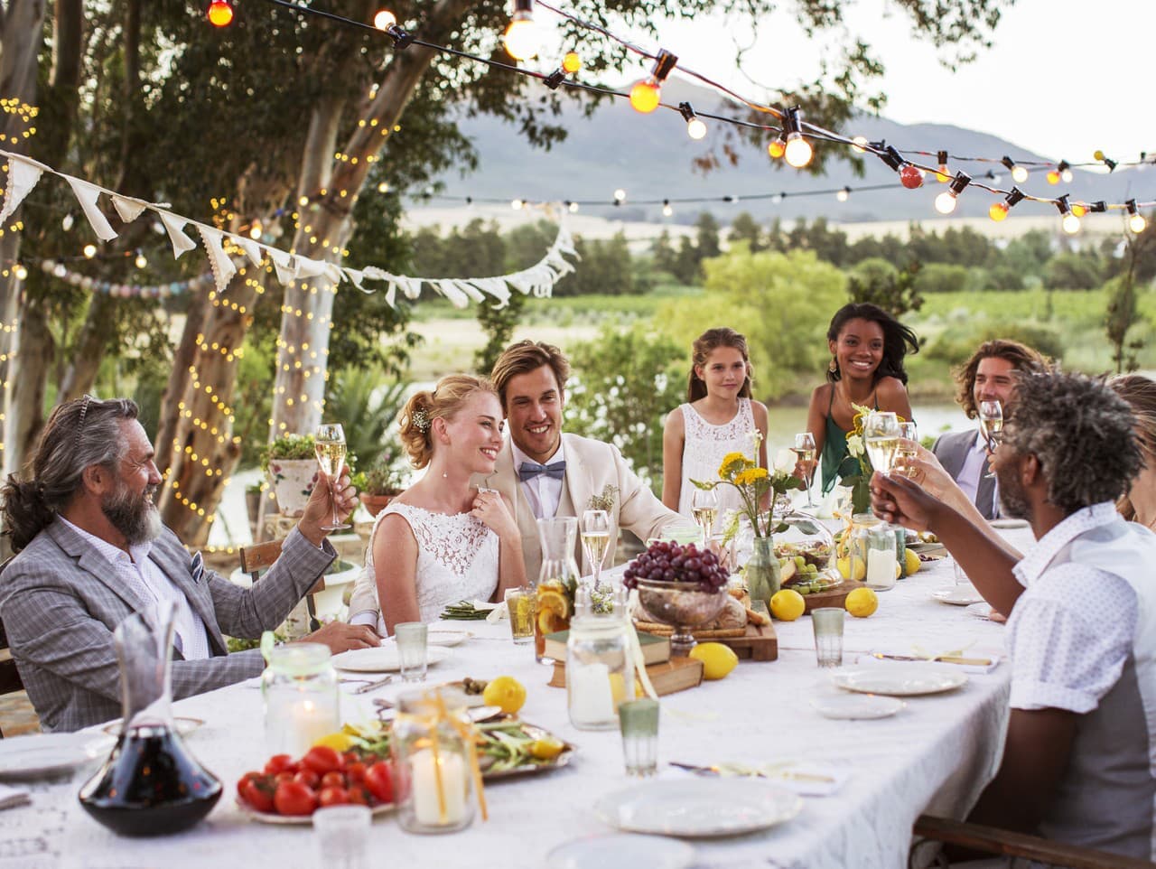 Nevesta v šoku: Na svadobných fotkách sa objavila cudzia žena