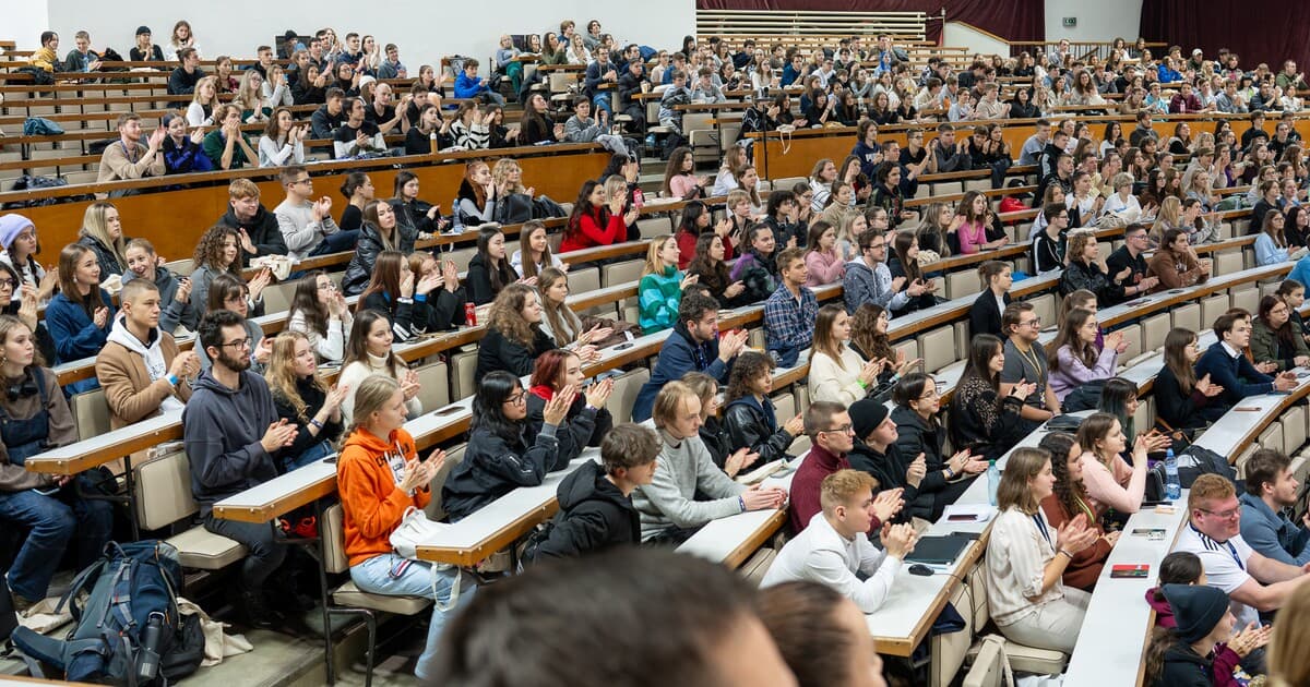 Británia sa vracia do programu Erasmus+: 100 000 účastníkov v prvom roku