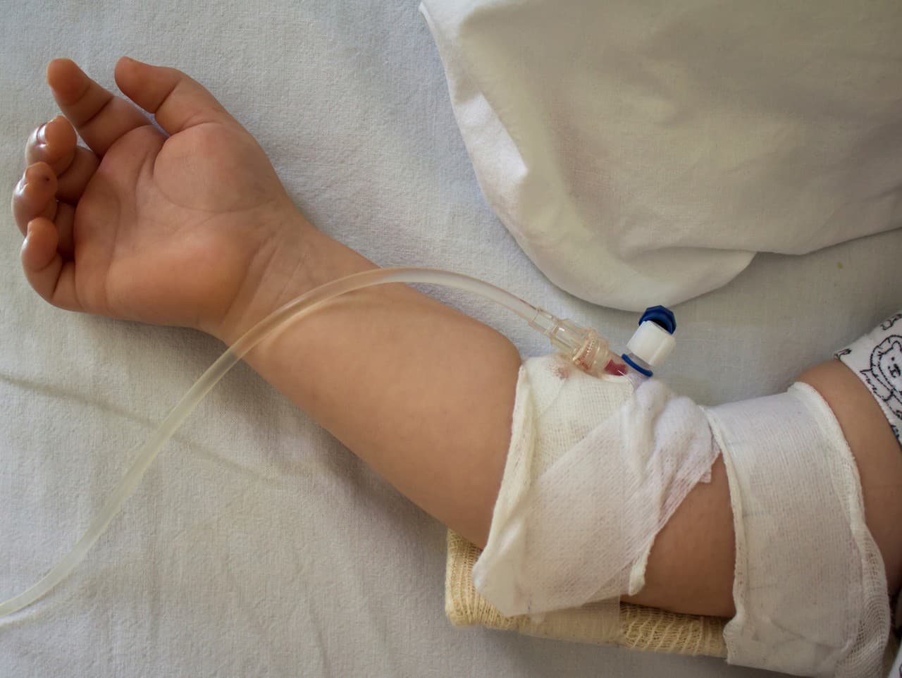 Tragédia v Bratislave: Rodičia obvinení z týrania štvormesačného dieťaťa