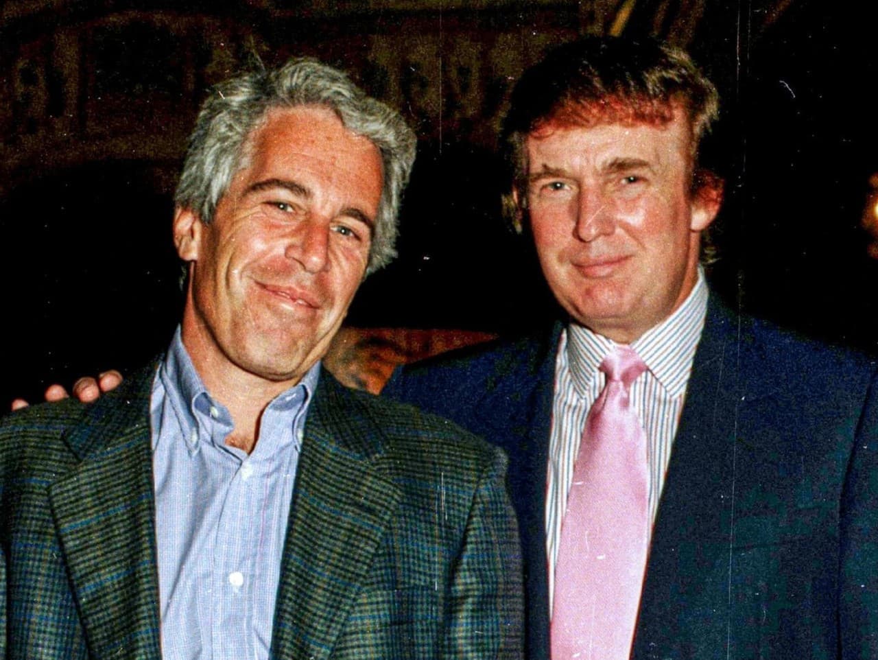 Nové dokumenty odhaľujú Epsteinovu kontroverznú minulosť s Trumpom