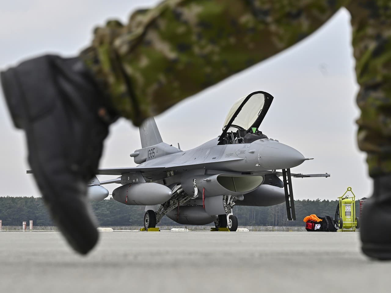 Na Ukrajine vznikla tajná letka západných pilotov?