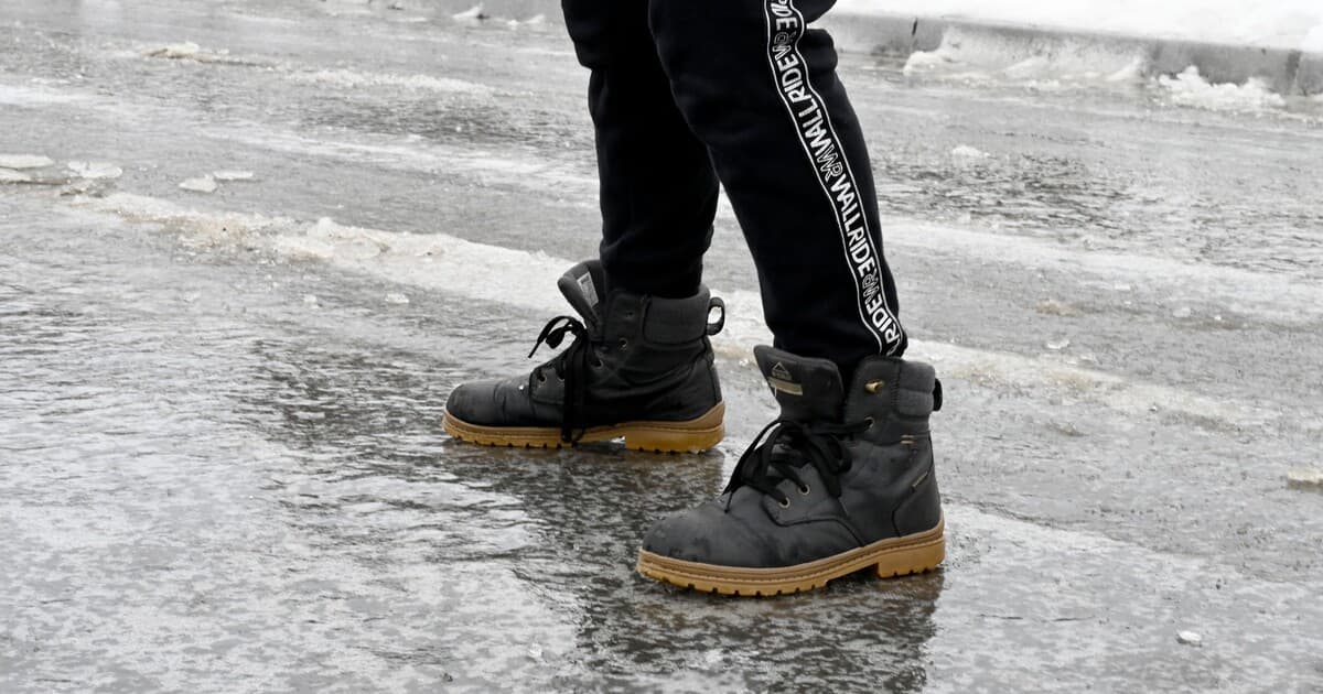 Varovanie pred poľadovicou: Slovensko čelí nebezpečným cestám