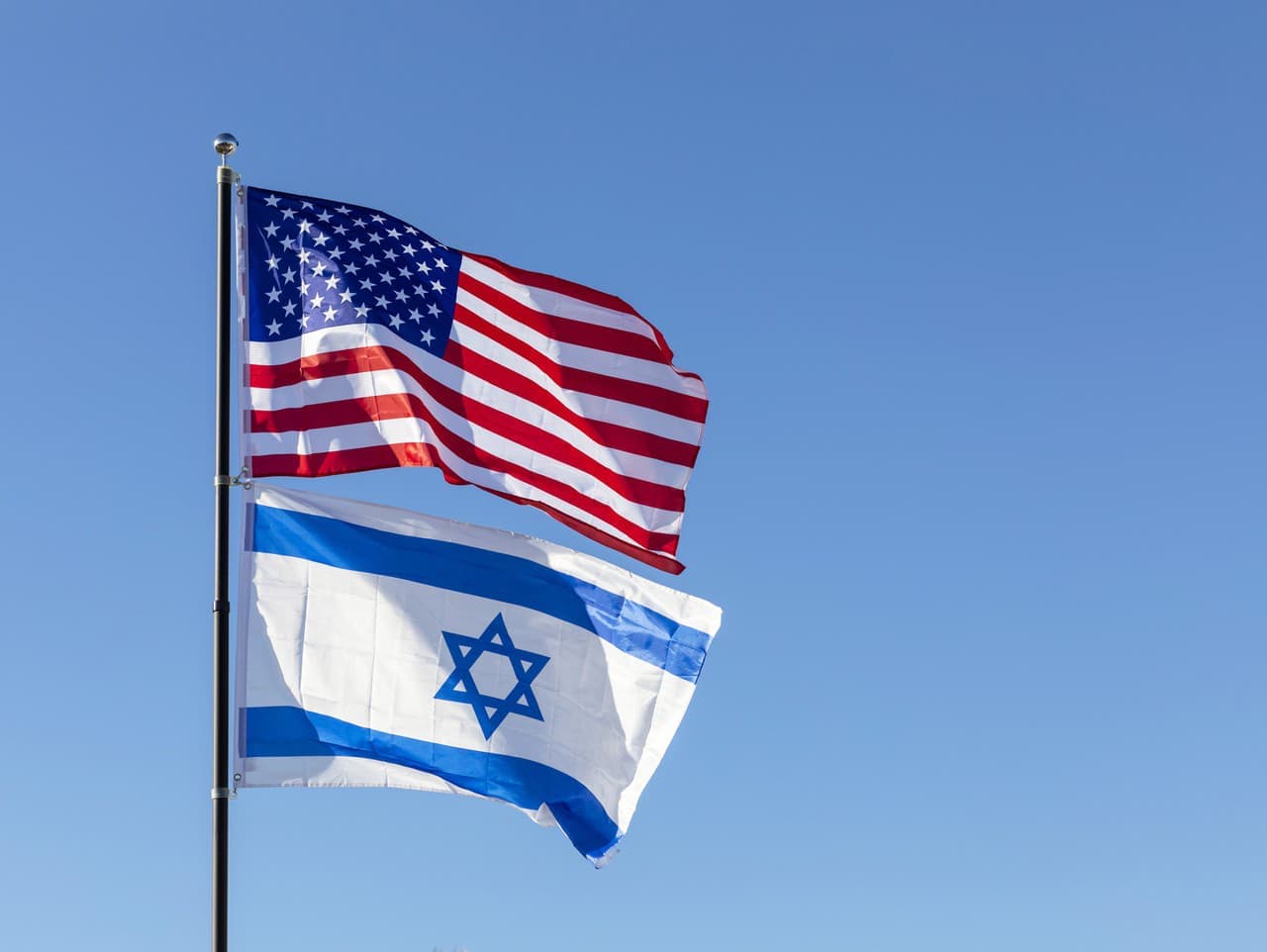 Izraelskí poslanci ignorovali hlasovanie o Trumpovom pláne pre Gazu