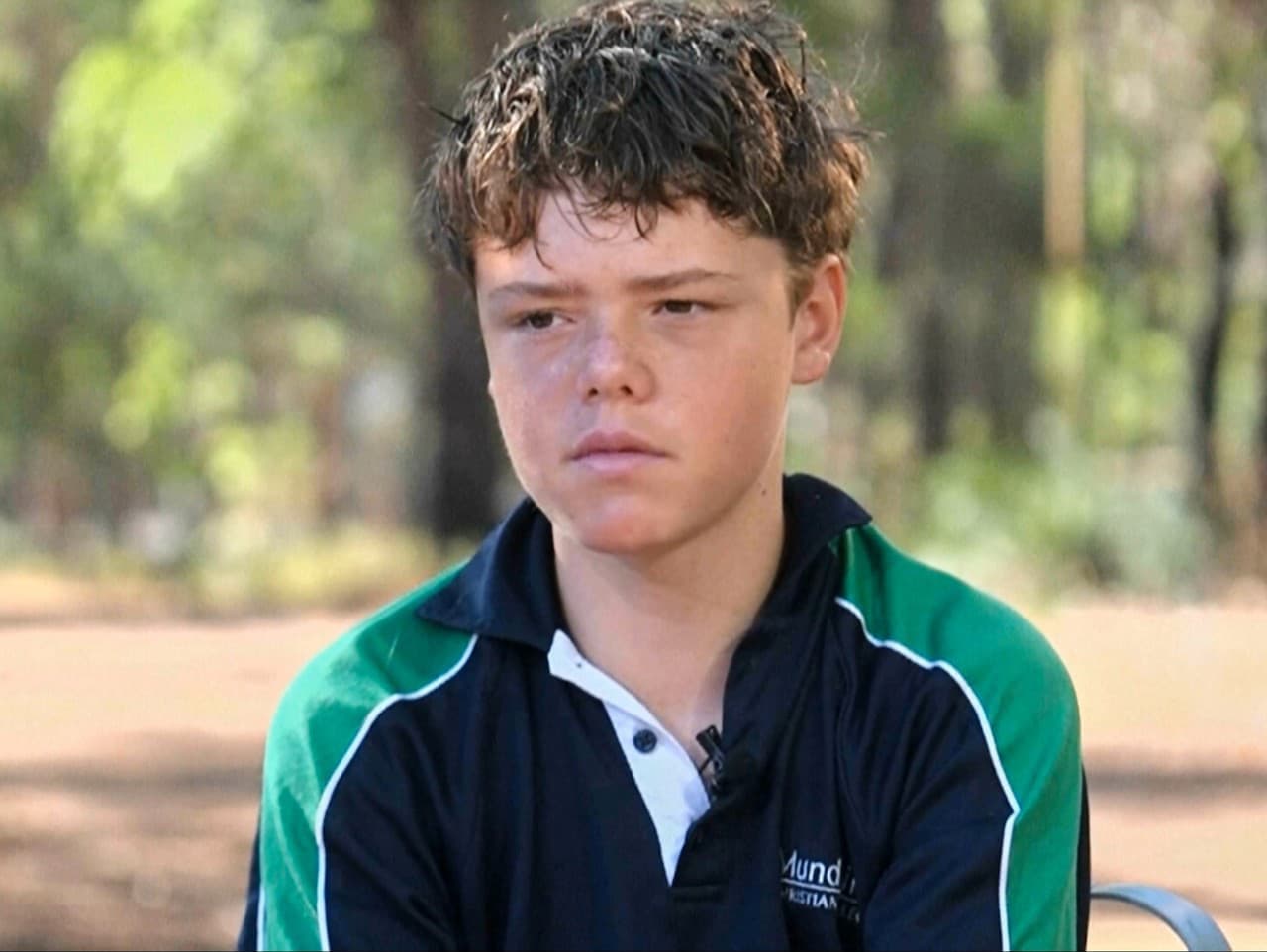 Chlapec plával štyri hodiny v rozbúrenom mori na záchranu rodiny