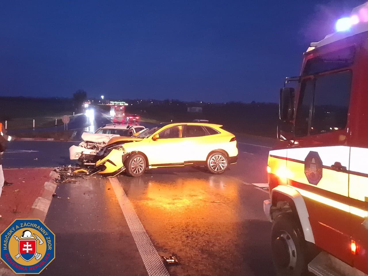 Dopravná nehoda medzi Sencom a Blatným si vyžiadala zranenia