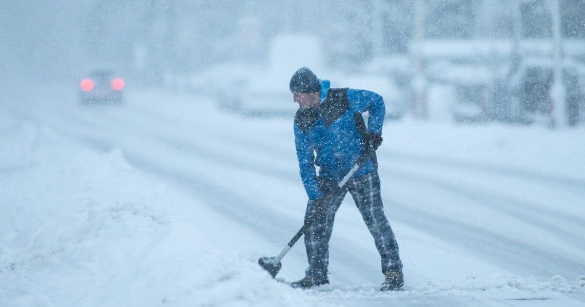 Na východnom Slovensku bez elektriny 7800 domácností