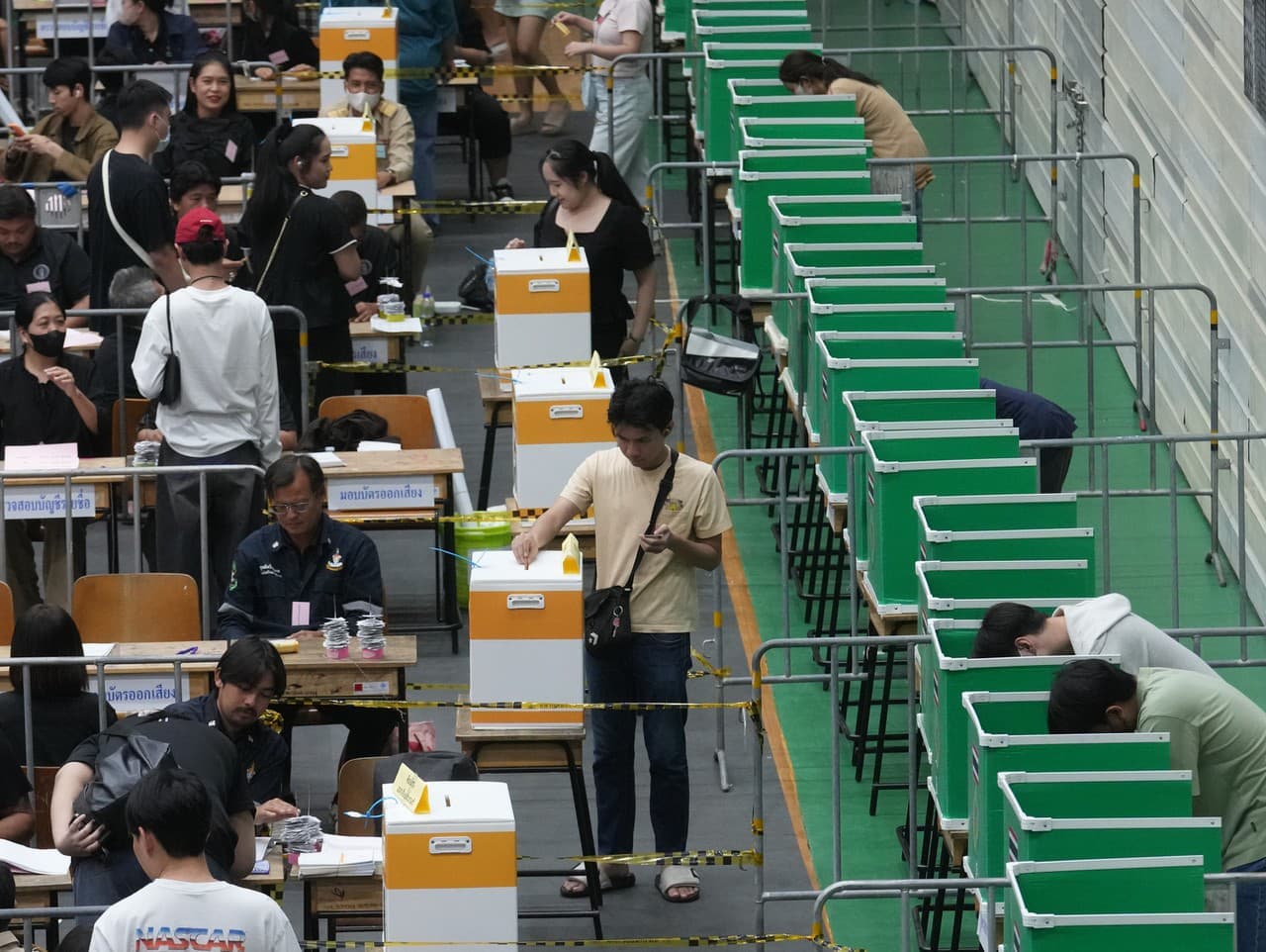 Thajsko volí nový parlament a rozhoduje o ústave