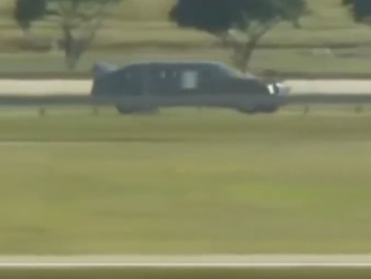 Trumpova limuzína s otvoreným kufrom šokovala Palm Beach