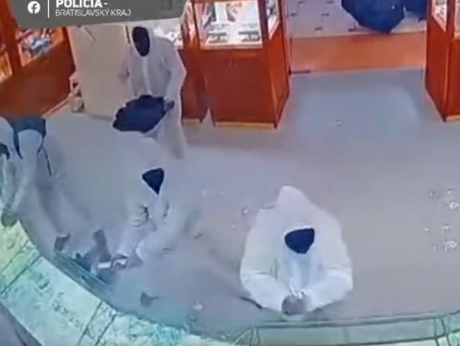 Polícia vyšetruje lúpež v bratislavskom zlatníctve