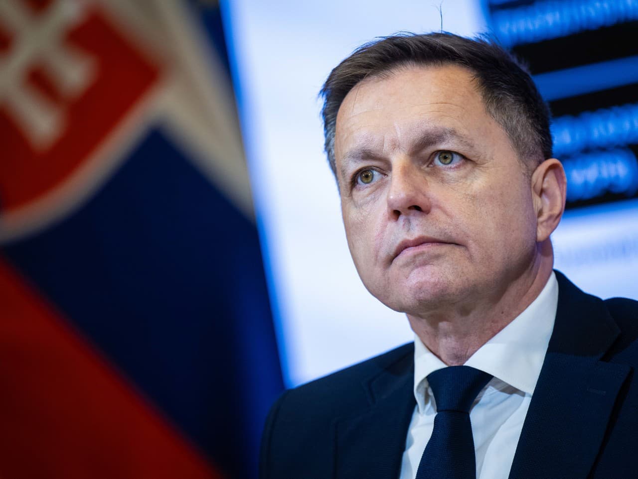 ECB zatiaľ nemeniť úrokové sadzby, Kažimír varuje pred neistotou