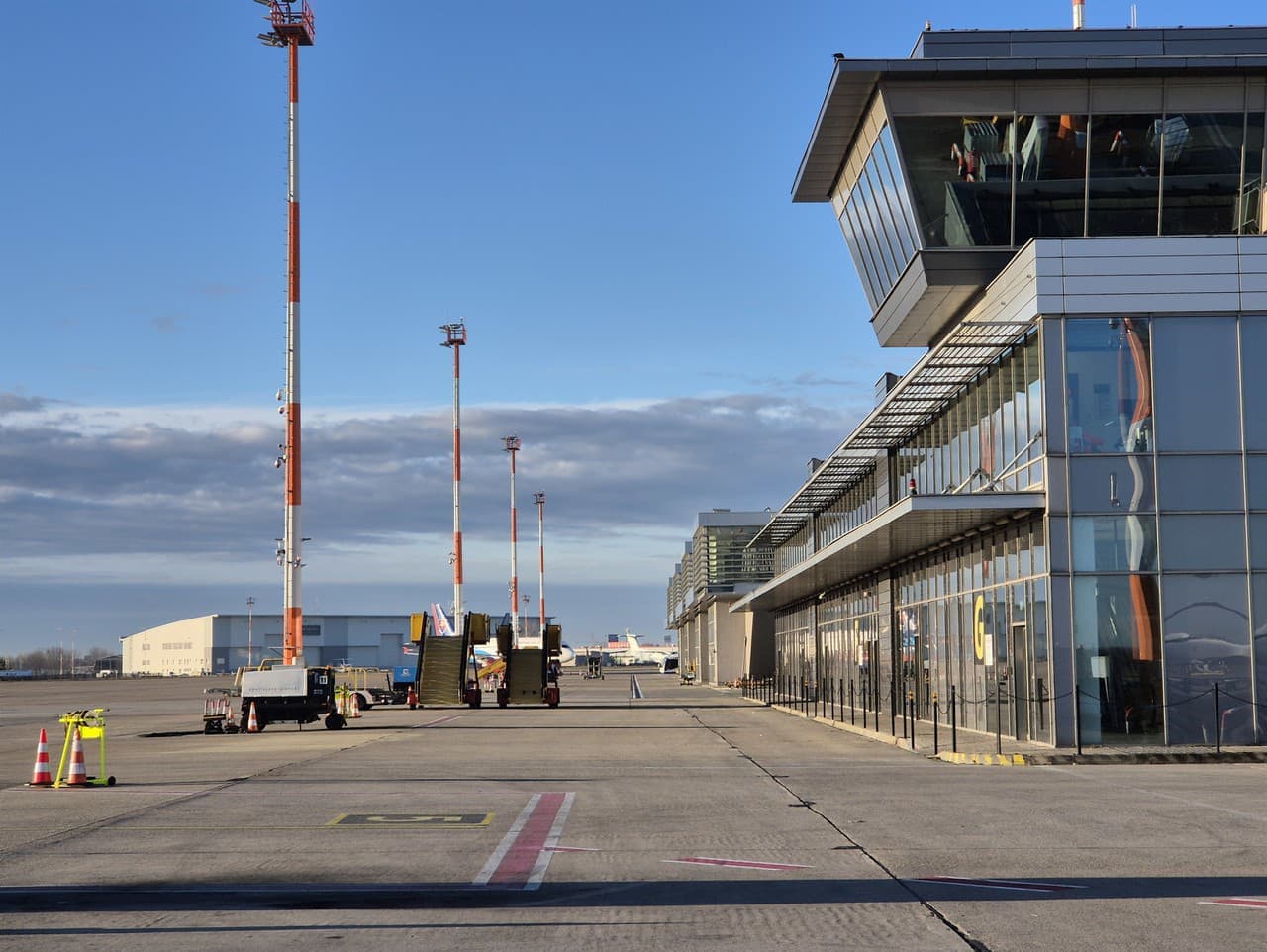 Bratislavské letisko plánuje prvý nástupný most pre pasažierov