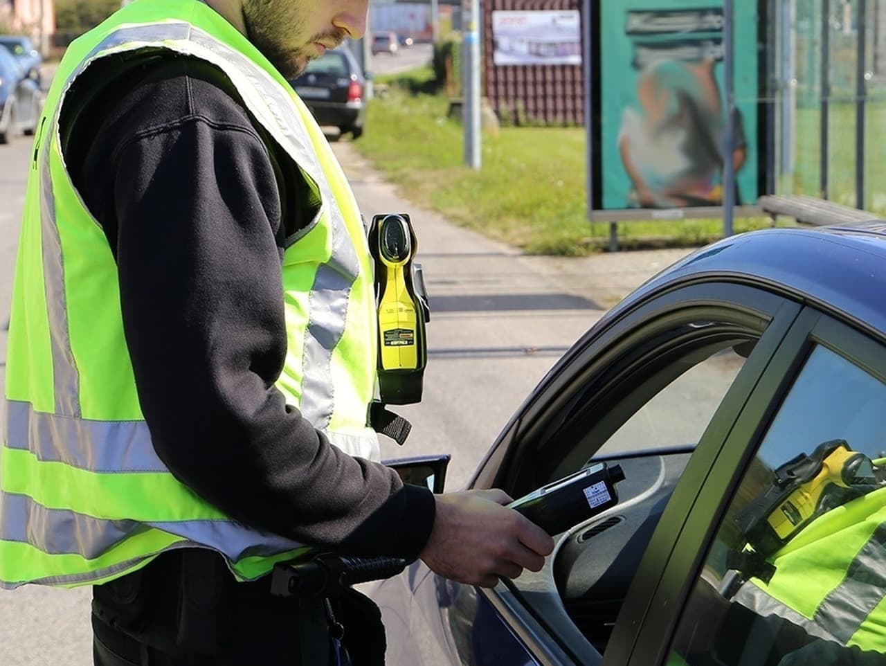 Mladý vodič obvinený z jazdy pod vplyvom alkoholu