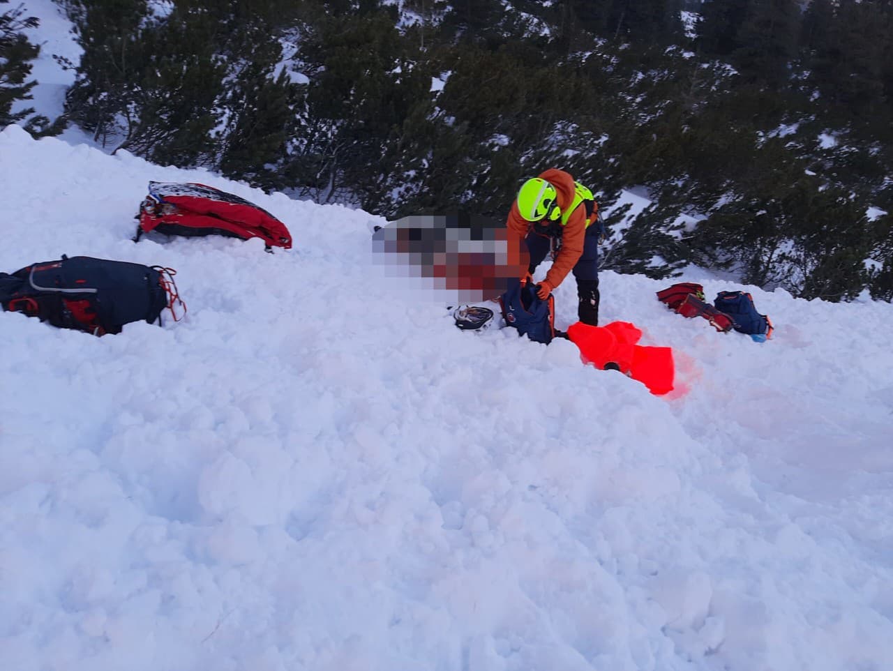 Tragédia vo Vysokých Tatrách: Zahynuli dvaja Poliaci pri páde lavíny