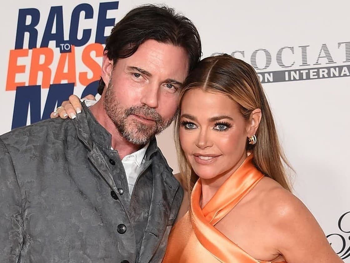 Denise Richards a Aaron Phypers sa musia vysťahovať z domu kvôli dlhom