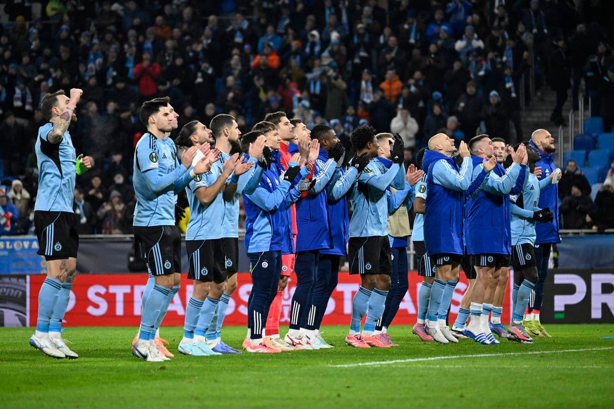 Slovan Bratislava oslavuje víťazstvo, Guram Kašia hovorí o tlaku