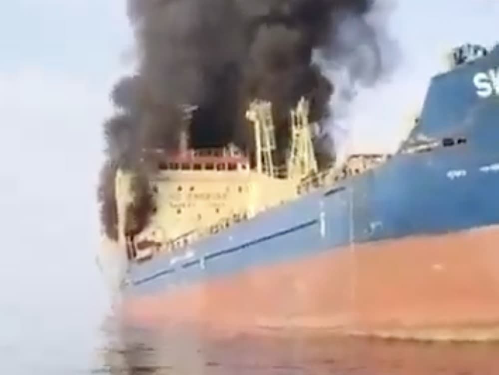 Iránske fiasko: Potopenie vlastného tankera v Hormuzskom prielive