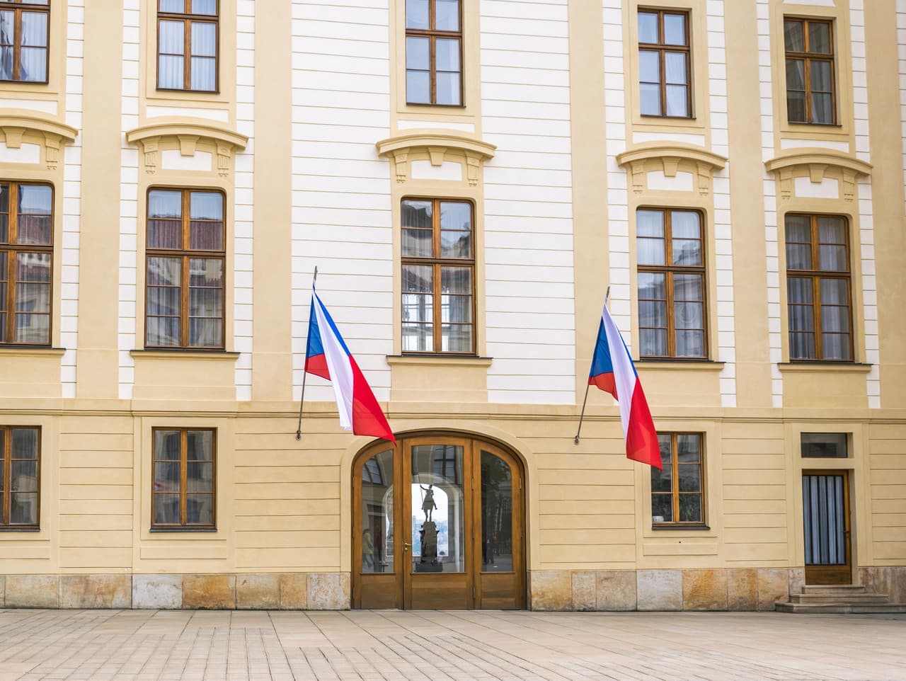 Fialova vláda podáva demisiu, premiér ju odovzdá prezidentovi