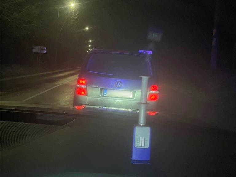 Muž v Nitre šoféroval pod vplyvom drog a bez vodičáku