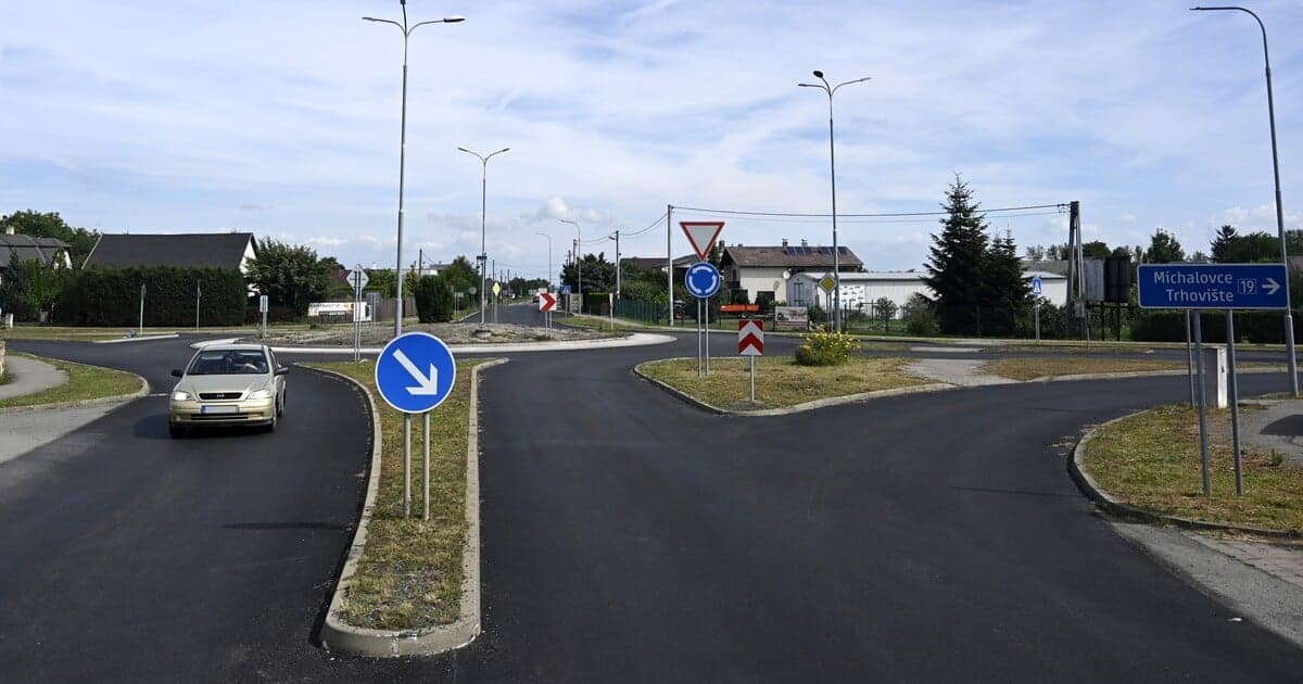 Polícia upozorňuje na neznalosť pravidiel na kruhových objazdoch