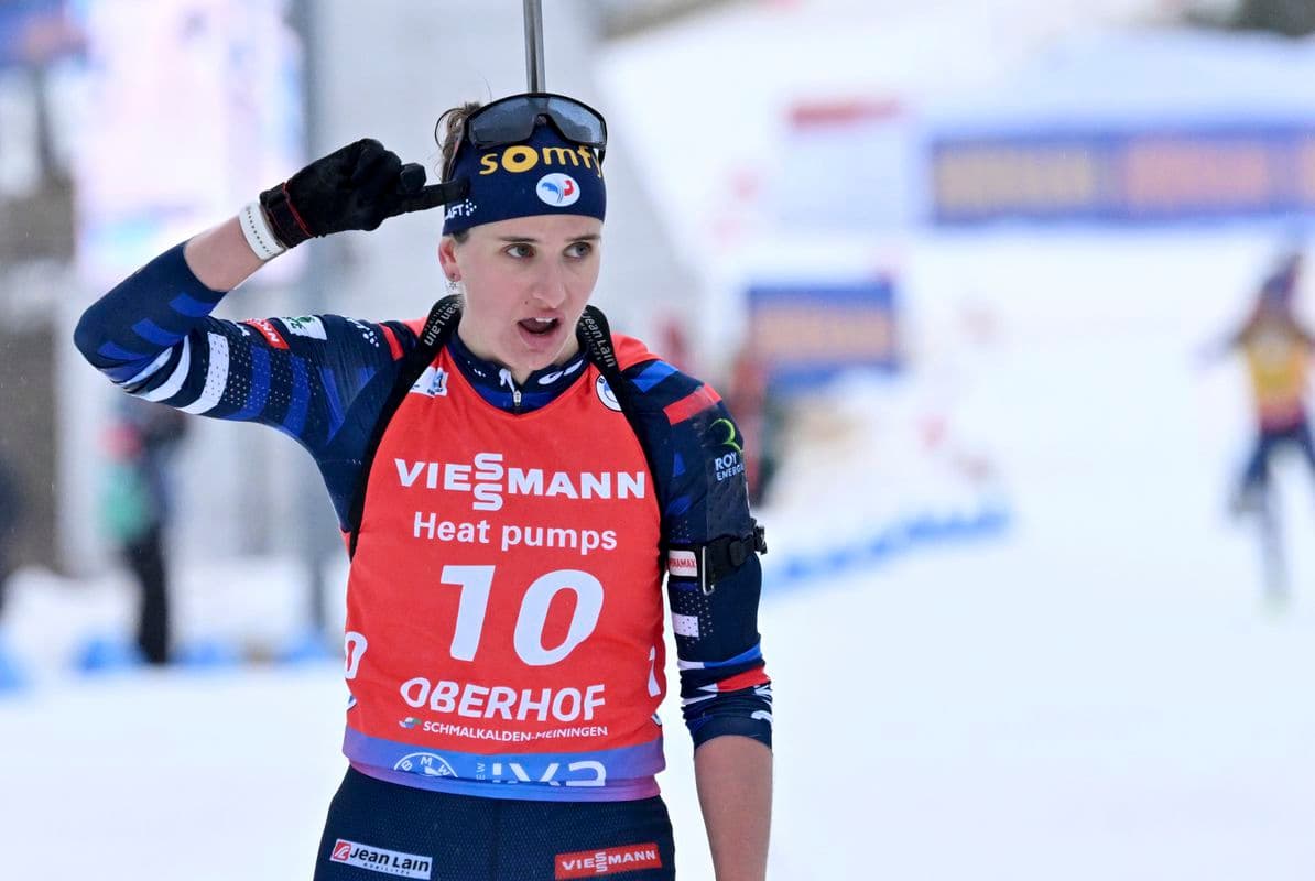 Francúzska biatlonistka Julia Simonová dostala šesťmesačný zákaz činnosti