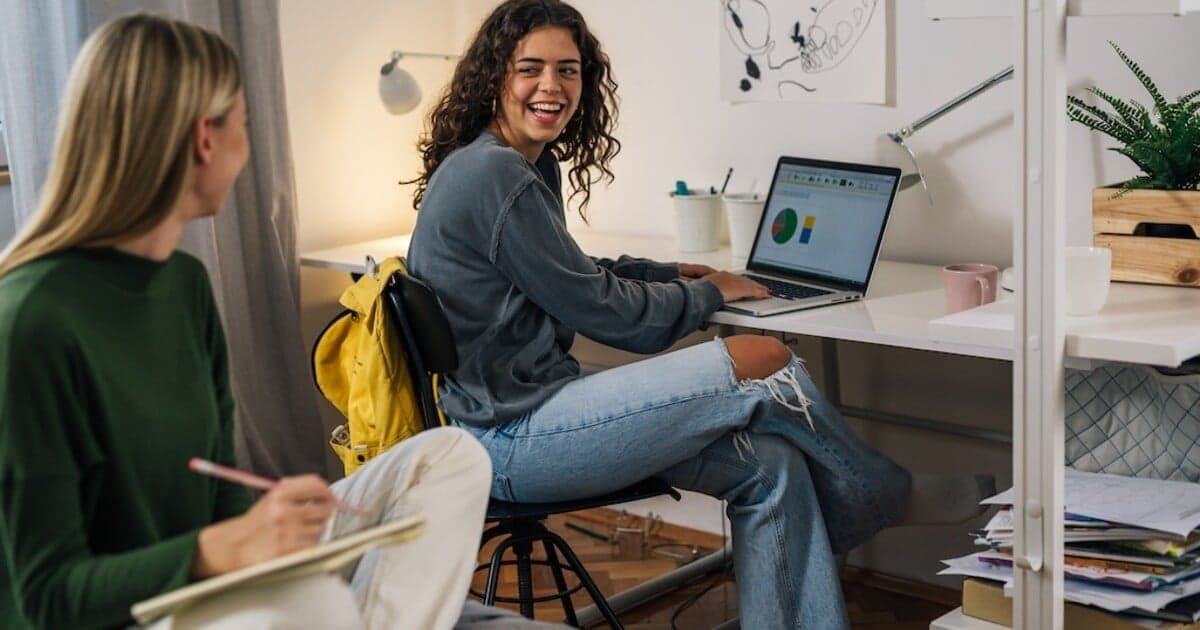 Efektívne zariaďovanie študentskej izby: Priestor a úspora v jednom