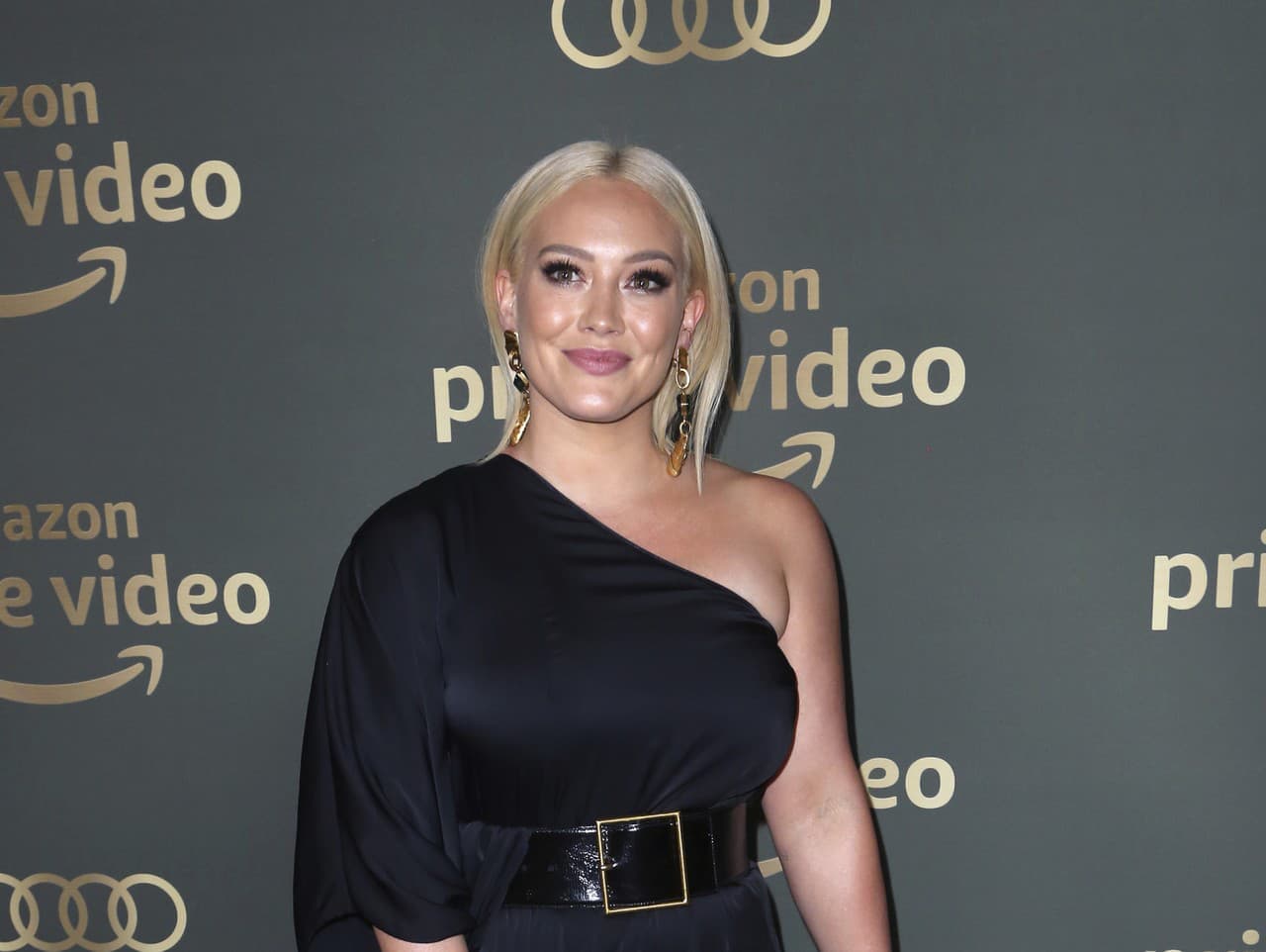 Hilary Duff šokovala fanúšikov prehnane vyhladenou tvárou