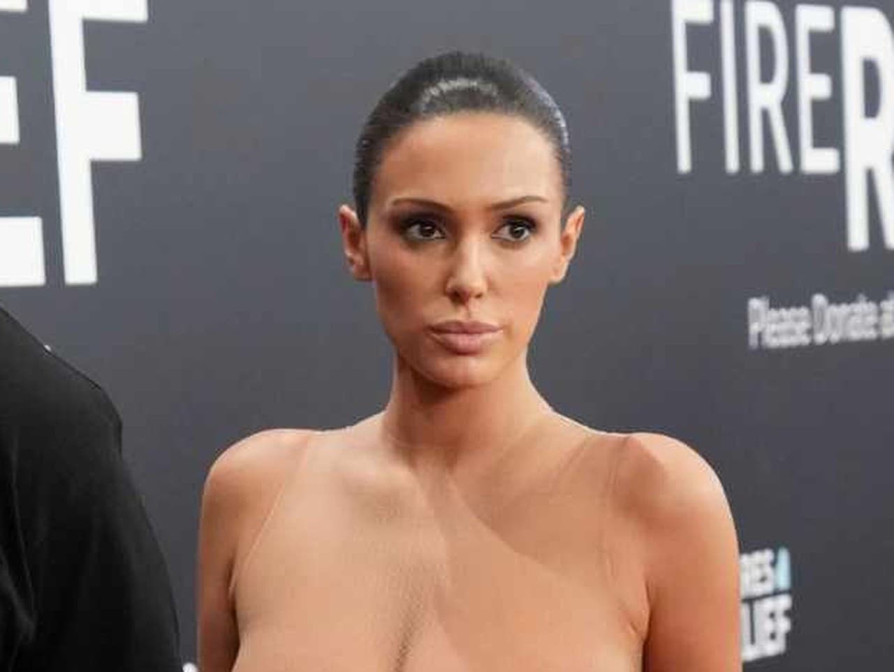 Bianca Censori prekvapila: Z provokatívnej modelky mníška na súde