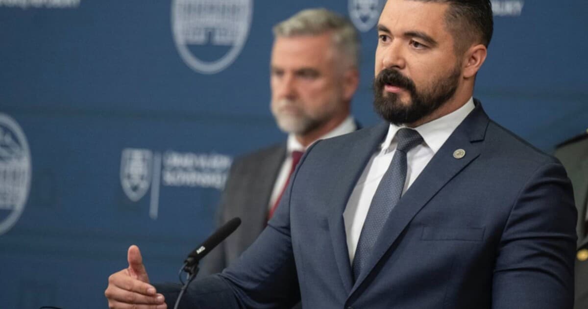 Pellegrini začal disciplinárne konanie proti šéfovi SIS Gašparovi