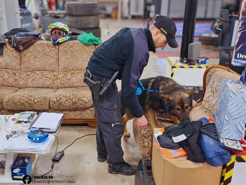 Policajná akcia Mechanik v Lučenci: Zadržané tri osoby za drogy