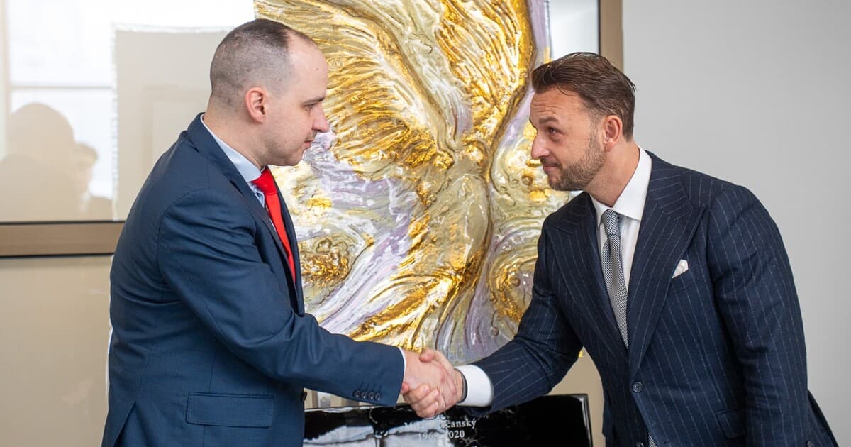 Pamätník Lučanského vyvolal kontroverziu kvôli chybám