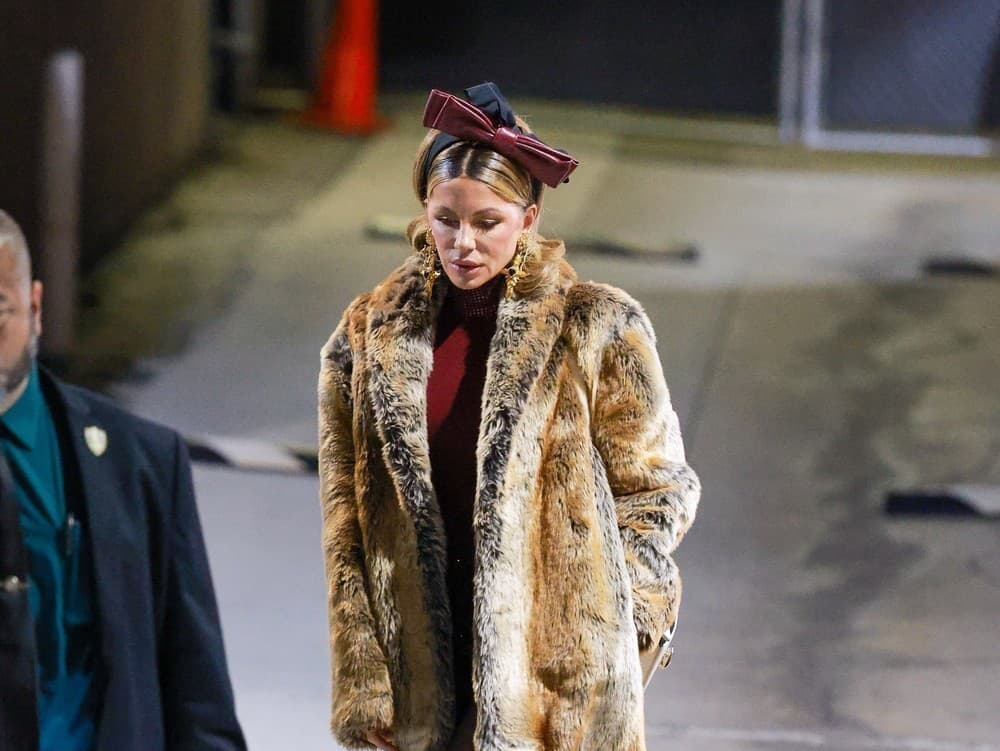 Kate Beckinsale šokovala extravagantnými čižmami v uliciach Los Angeles