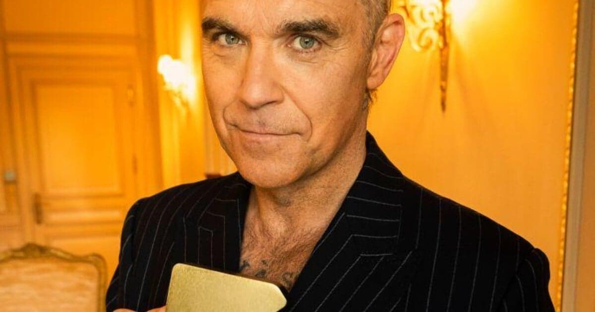 Robbie Williams prekonal Beatles: Nový rekord v britskej hudbe