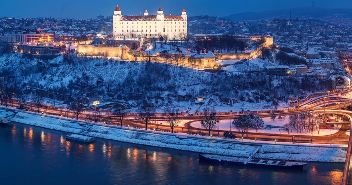 Bratislavu čaká sneženie, SHMÚ varuje pred komplikáciami