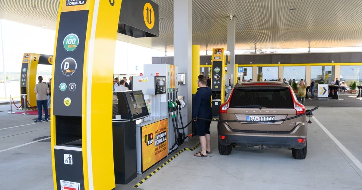 Ceny benzínu a nafty by mohli budúci týždeň klesnúť