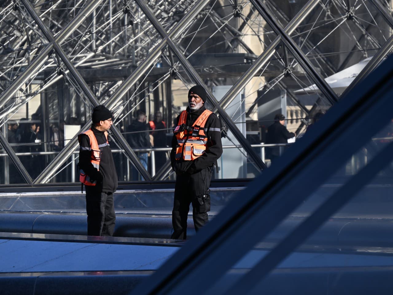 Bezpečnostné opatrenia v Louvri po vlámaní za 88 miliónov eur