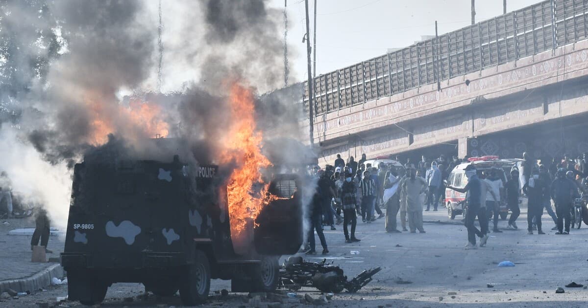 Napätie na Blízkom východe: Irán pokračuje v útokoch na Perzský záliv