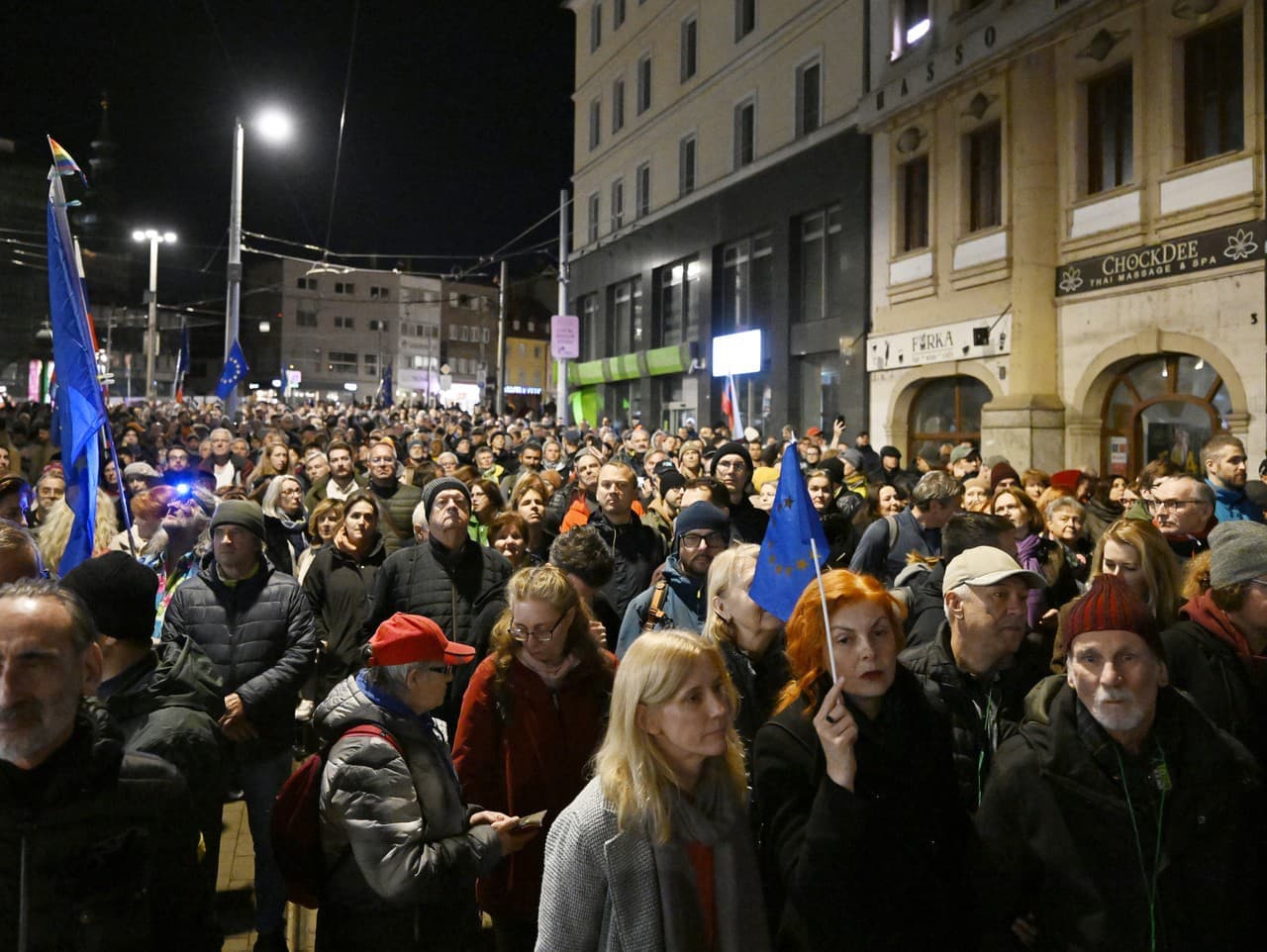 Opozícia organizuje zhromaždenie na Námestí slobody