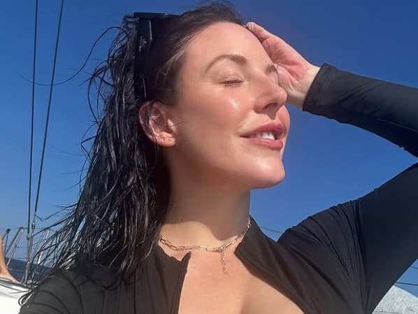 Prísny systém v zákulisí pornopriemyslu: Angela White odhaľuje realitu