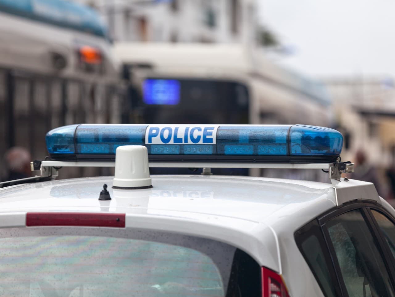 Útek väzňov vo Francúzsku: Jeden dolapený, druhý na úteku