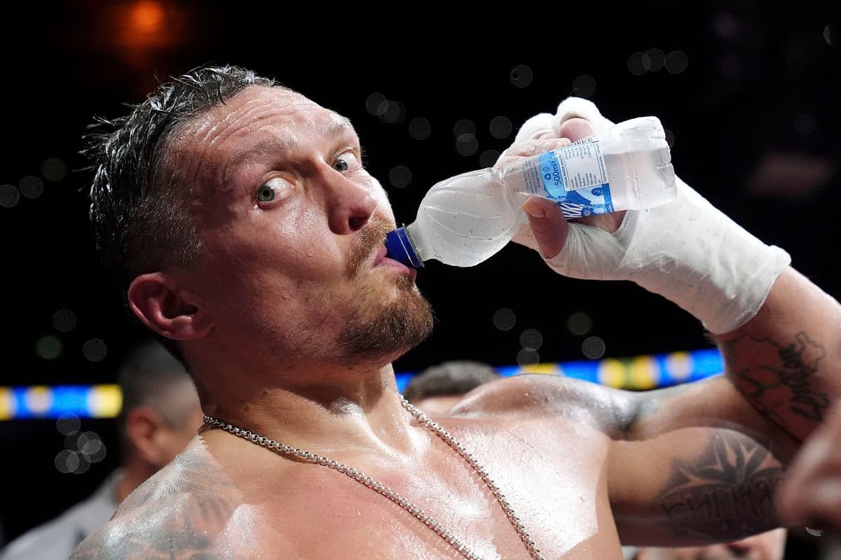 Oleksandr Usyk sa vzdal opasku WBO a prestal byť absolútnym šampiónom